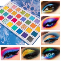 Hot sale profesional makeup sets 32 colors snowflake eyeshadow palette Christmas pressed glitter eyeshadow paltte