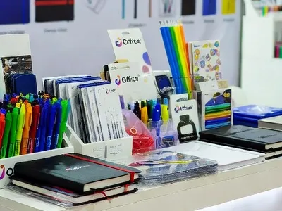 القرطاسية واللوازم المكتبية